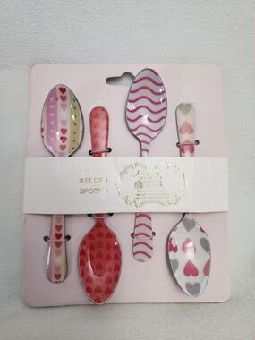 Set of 4 Heart Patterned Spoons - Pink & Red